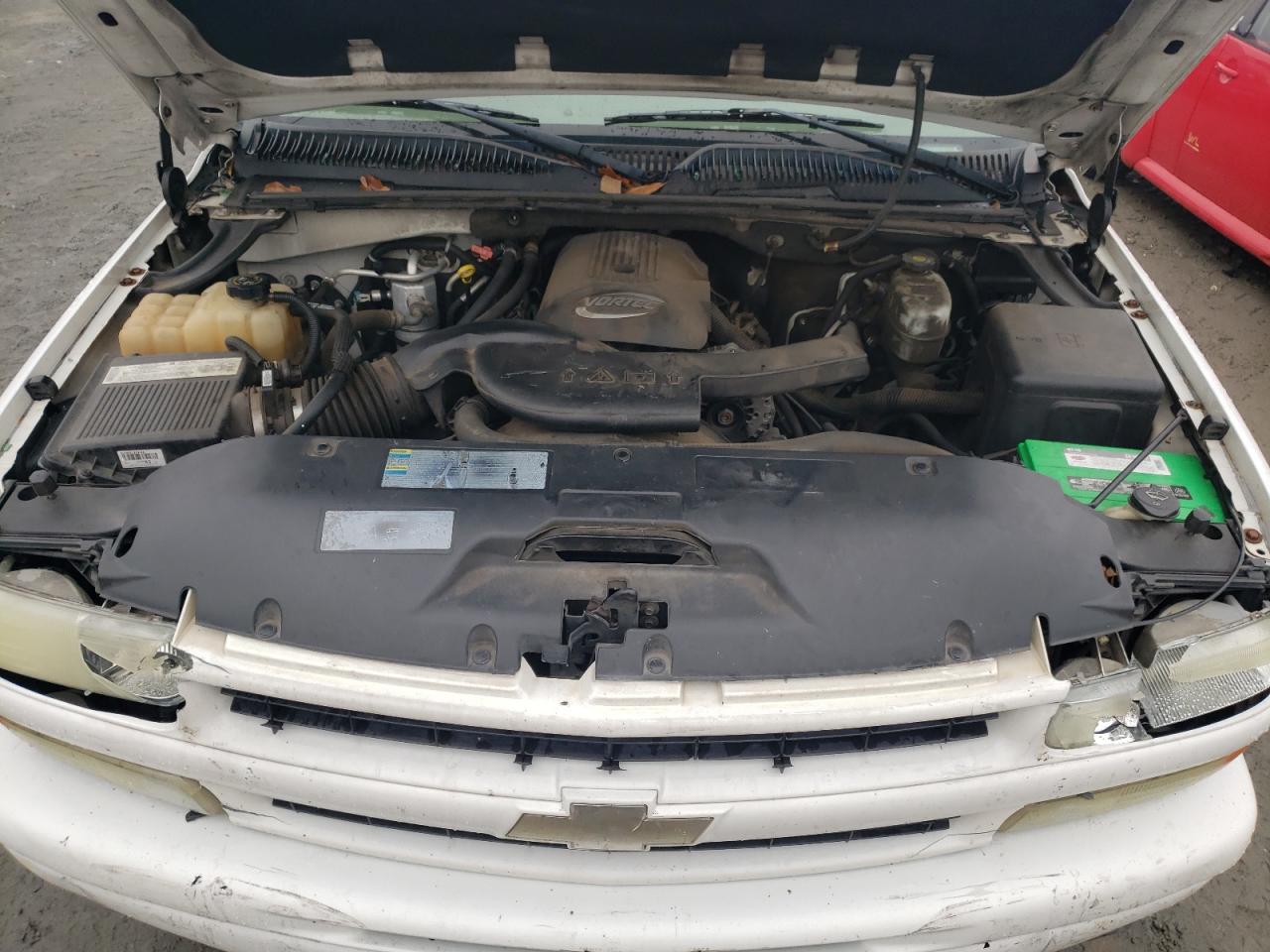 2004 Chevrolet Tahoe - Image 13