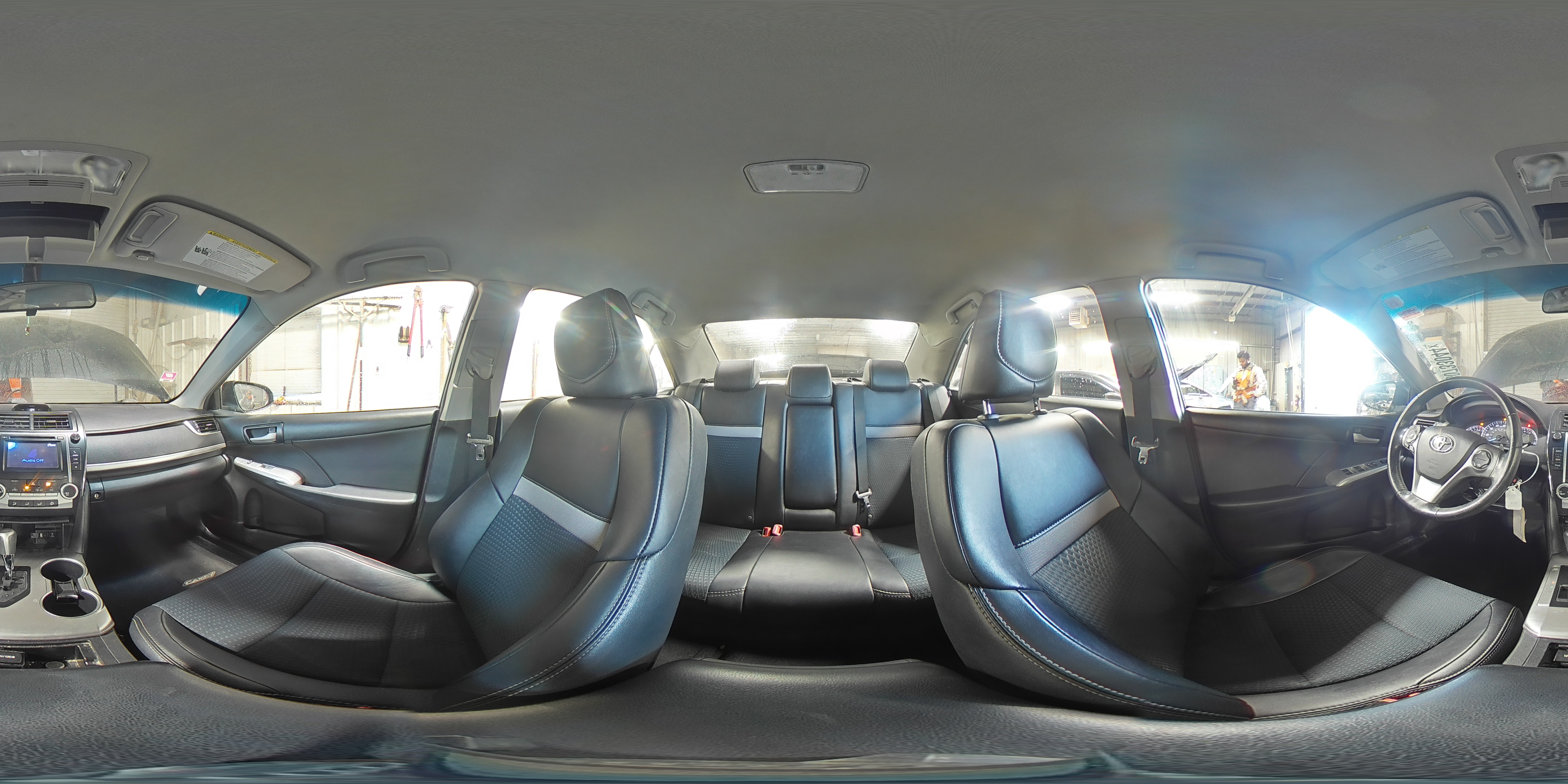 2014 Toyota Camry - Image 14