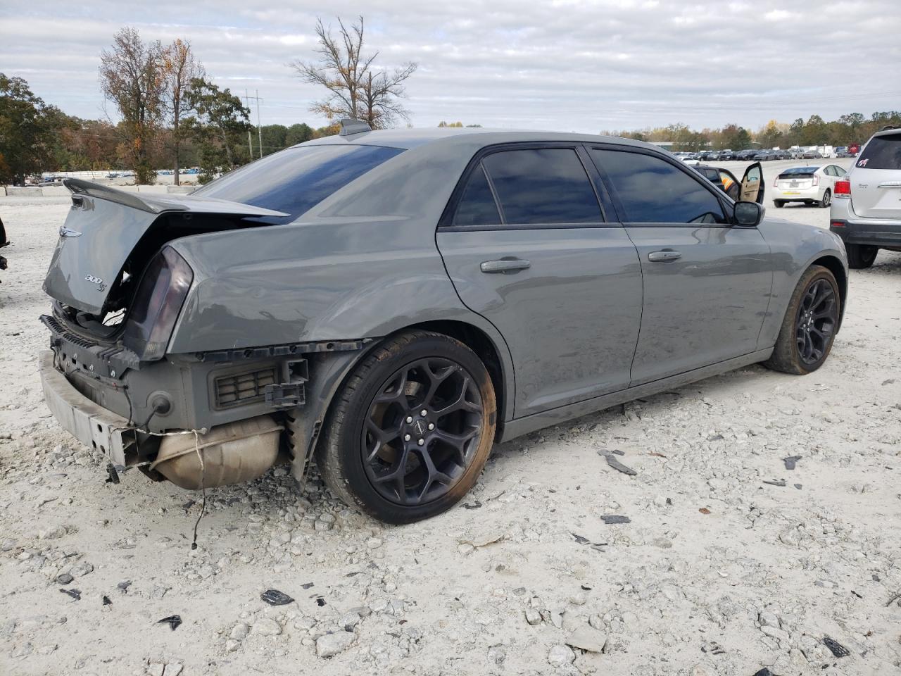 VIN 2C3CCABG6KH516452 2019 CHRYSLER 300 no.3