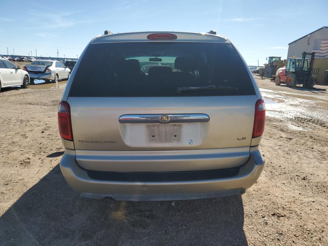 2005 Chrysler Town & Country Lx VIN: 2C4GP44R95R518681 Lot: 81712394