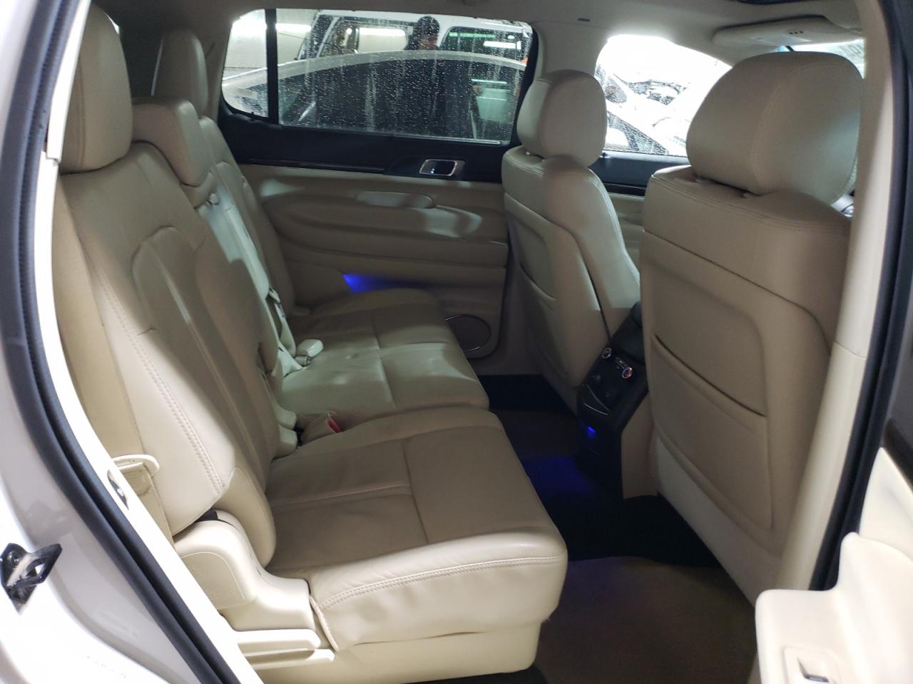 2019 Lincoln MKT - Image 10