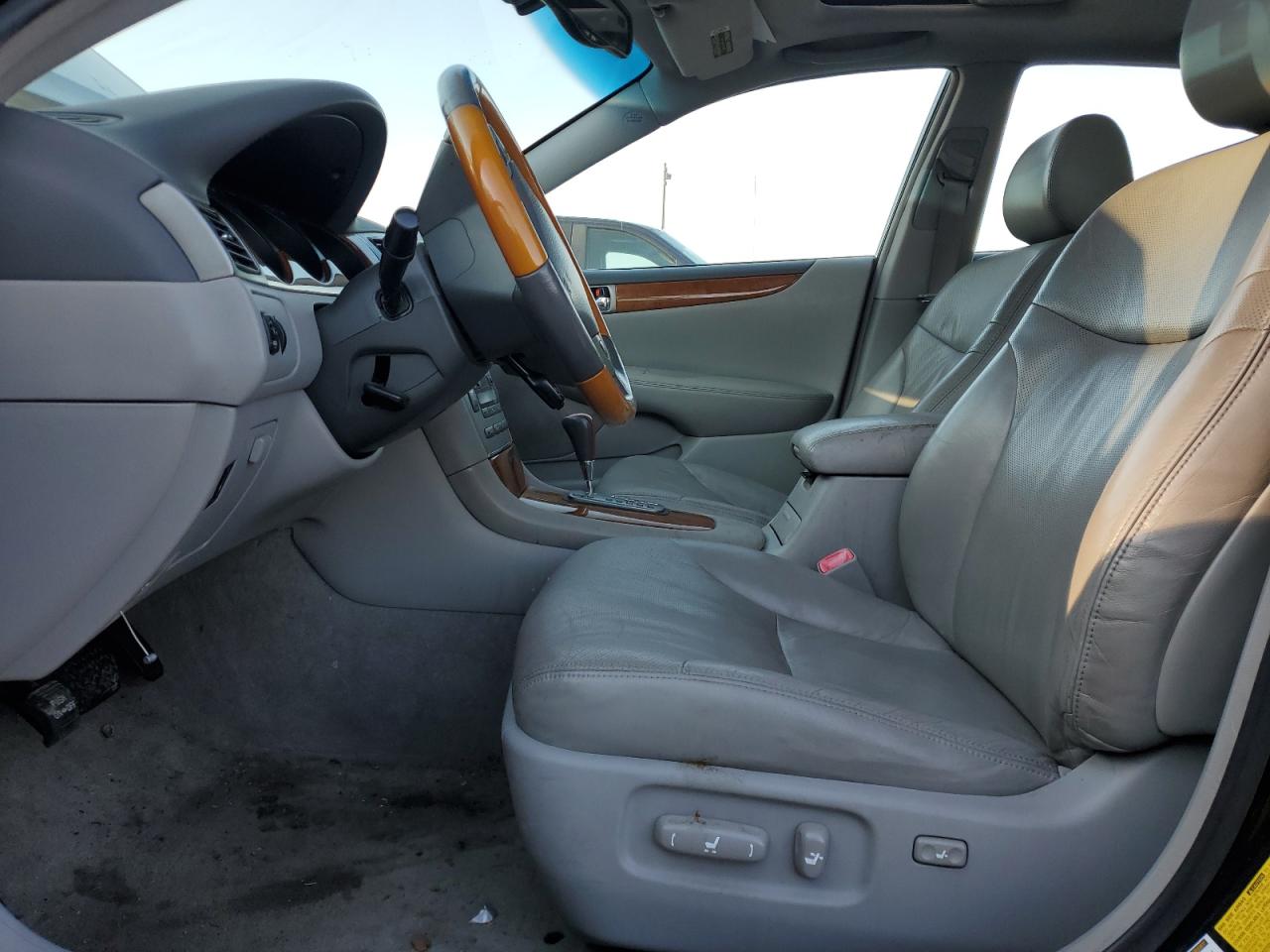 2005 Lexus ES - Image 7