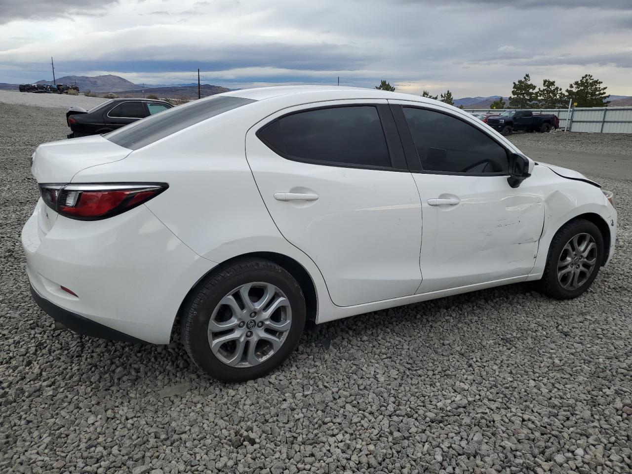 2018 Toyota Yaris - Image 3