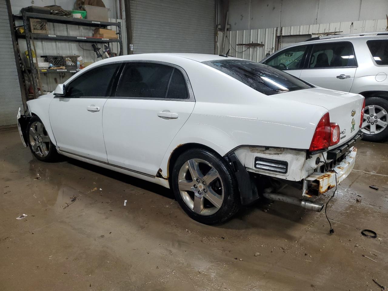 2009 Chevrolet Malibu - Image 2
