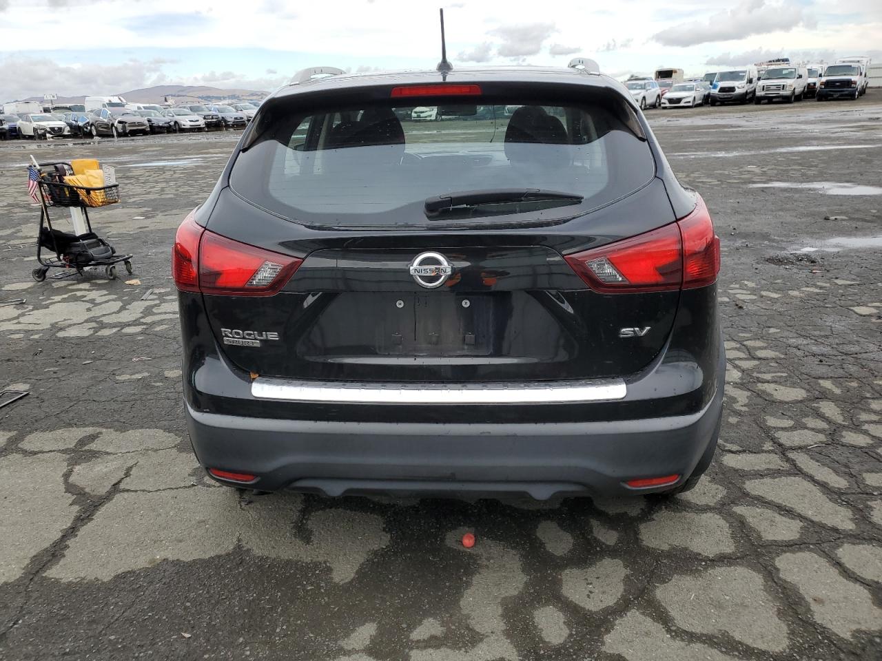 2018 Nissan Rogue - Image 6