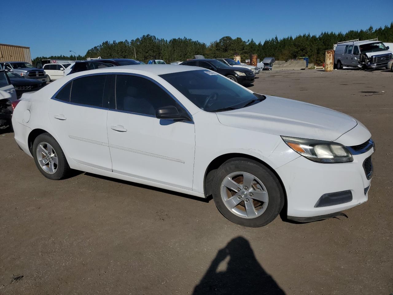 VIN 1G11B5SL3FF149679 2015 CHEVROLET MALIBU no.4