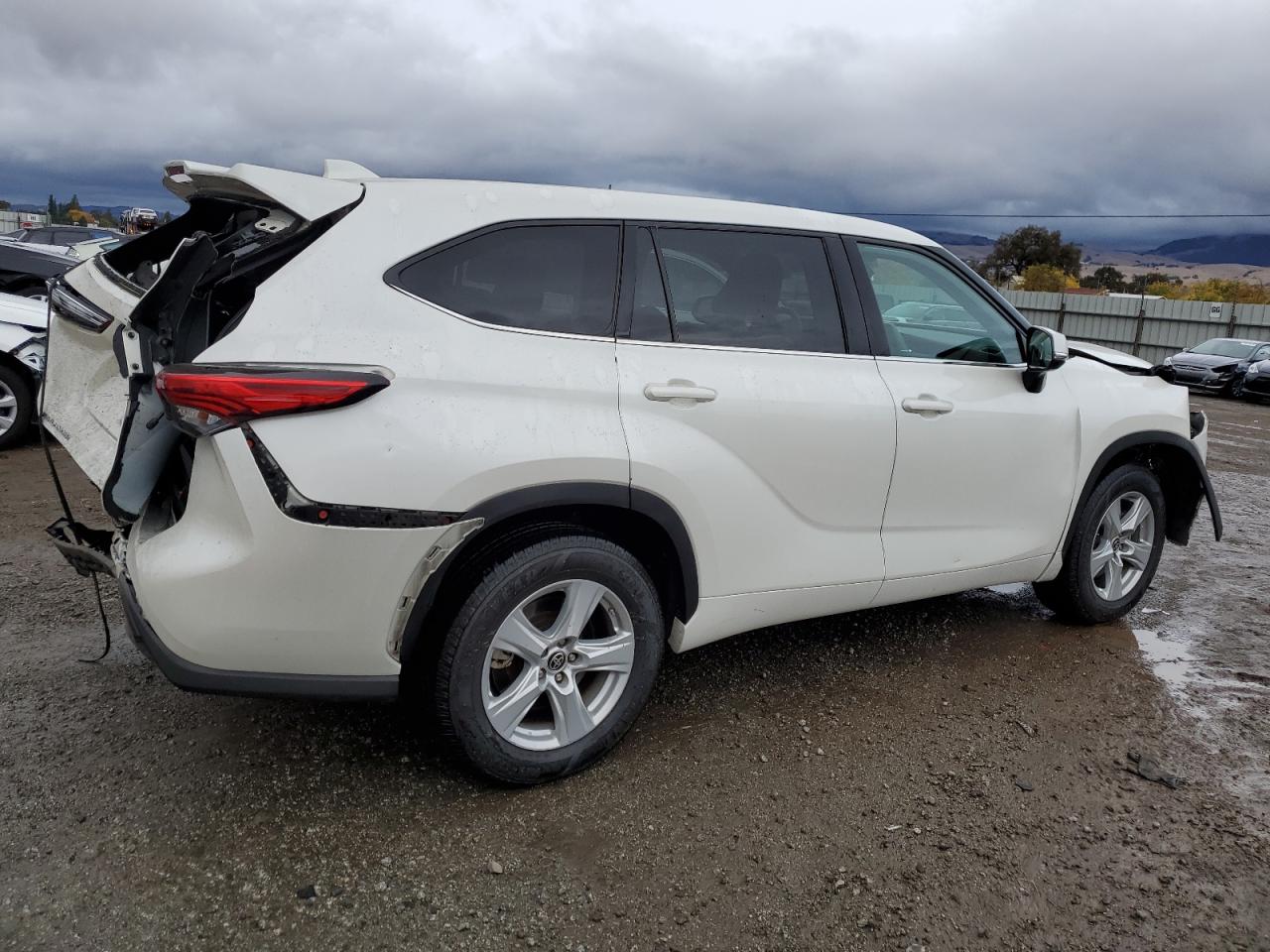 2021 Toyota Highlander - Image 3