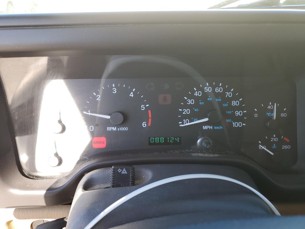 2000 Jeep Wrangler / Tj Sahara VIN: 1J4FA59S2YP733298 Lot: 82686324