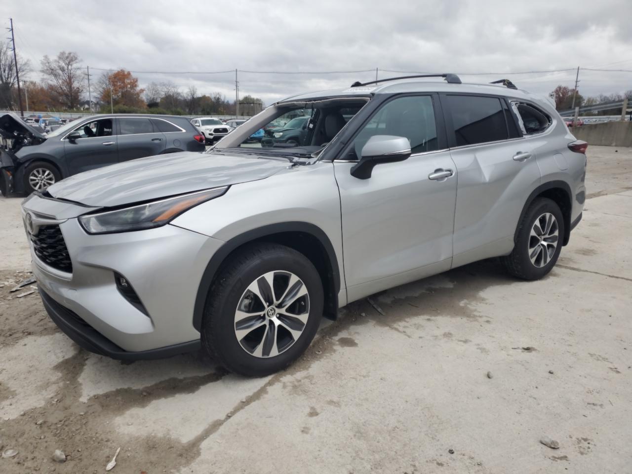 2024 TOYOTA HIGHLANDER