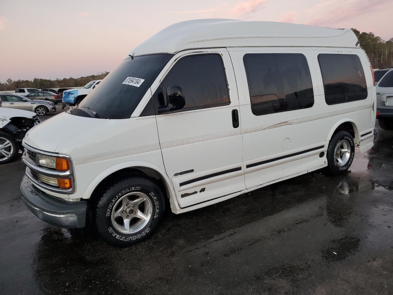 1999 Chevrolet Express - Image 1