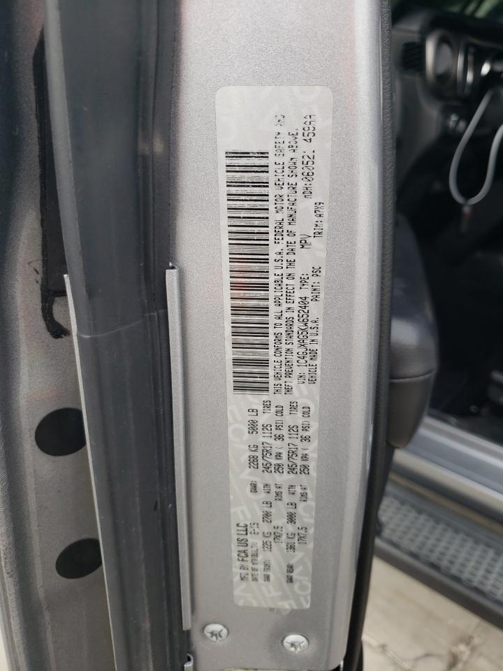 2019 Jeep Wrangler - Image 12