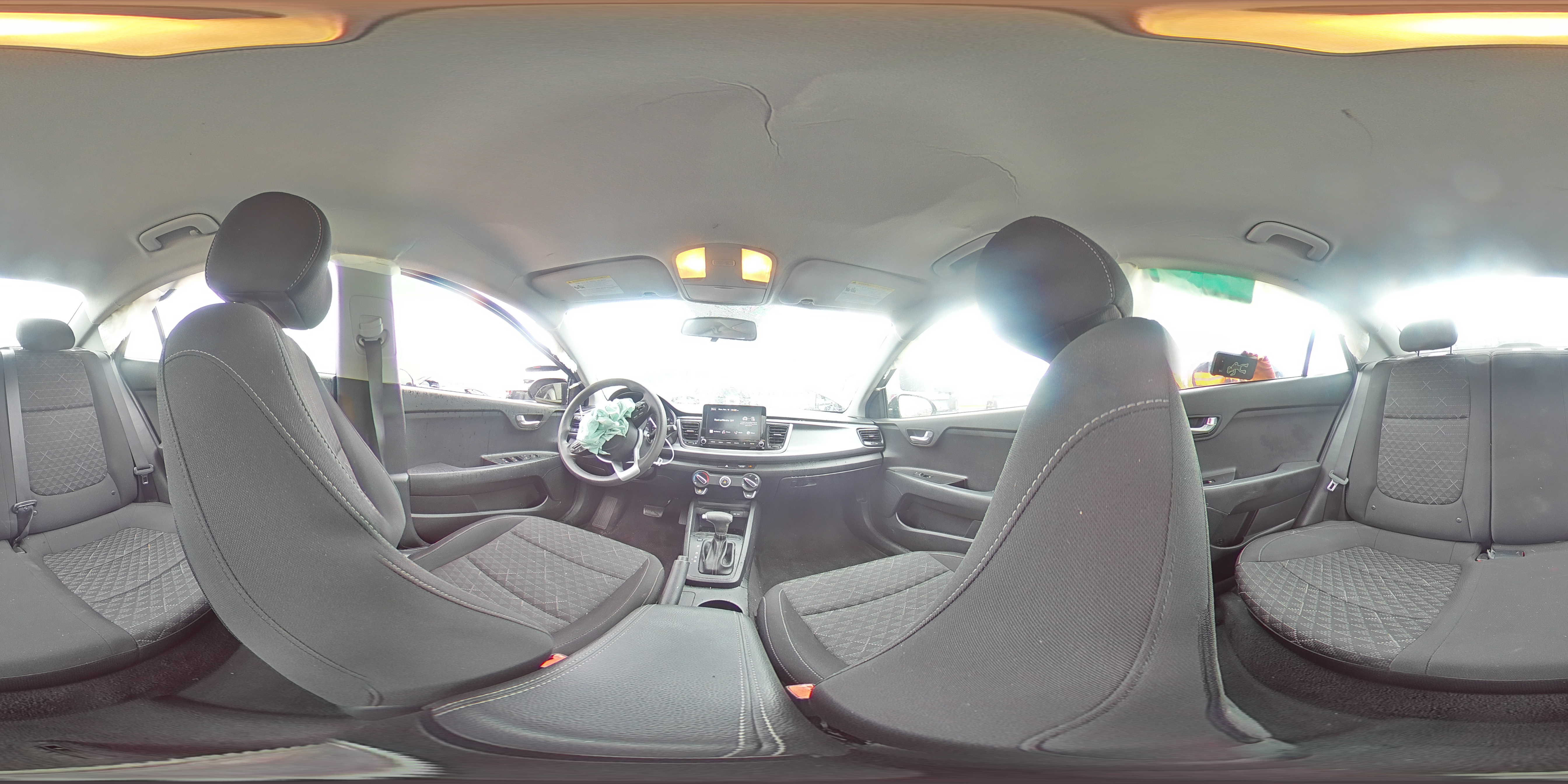 2022 Kia Rio - Image 14