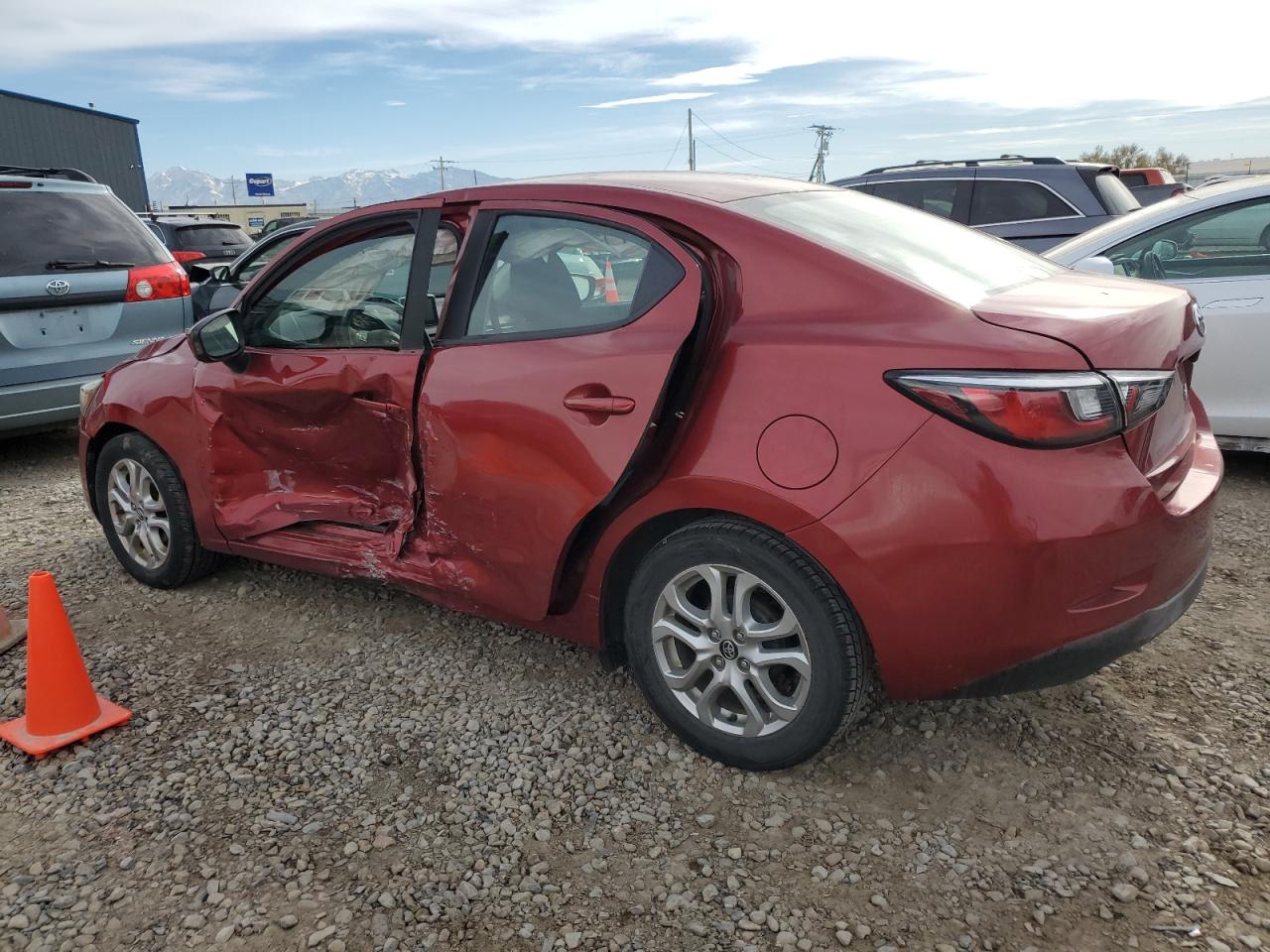 2017 Toyota Yaris - Image 2