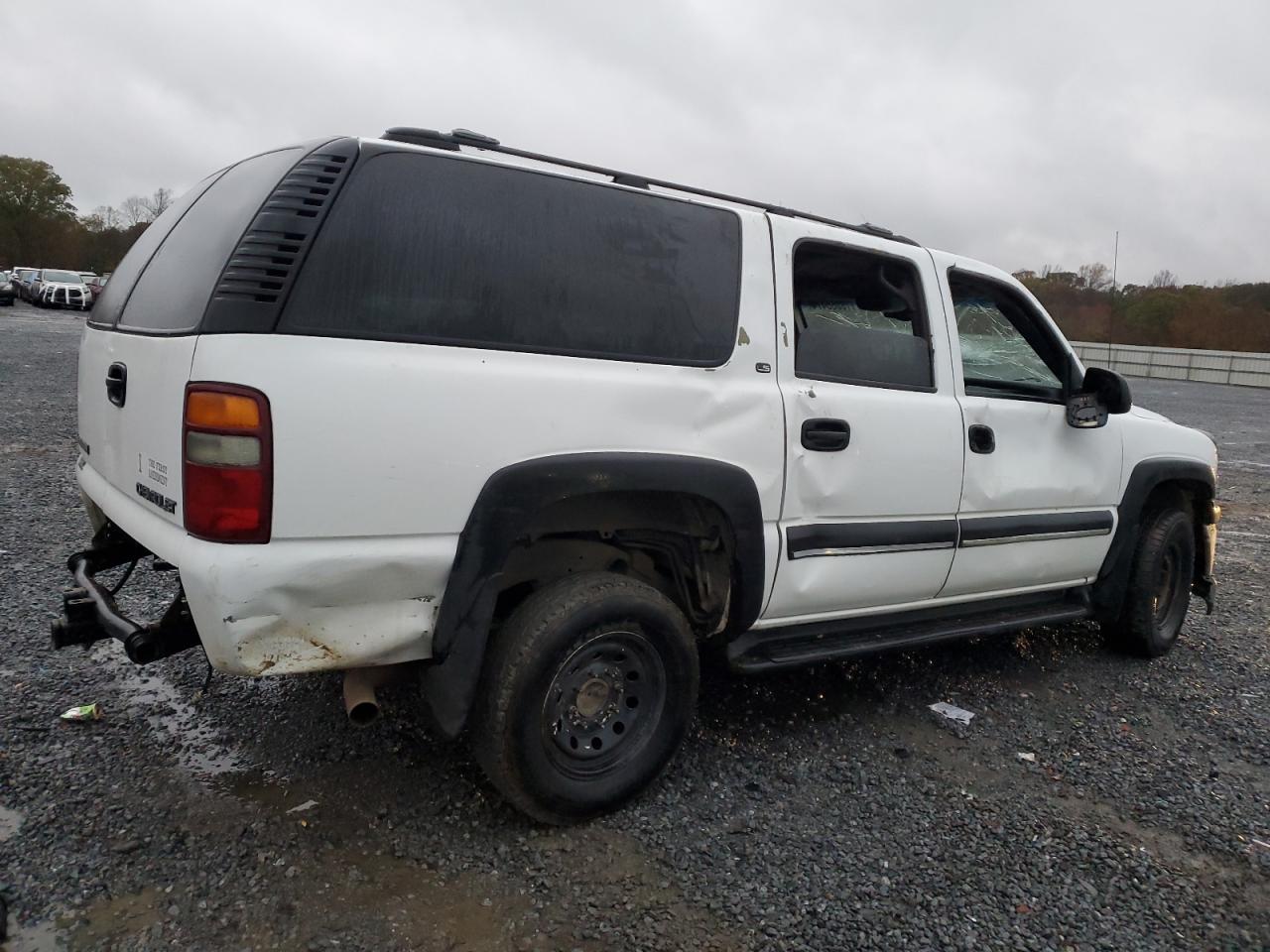 2002 Chevrolet Suburban - Image 3
