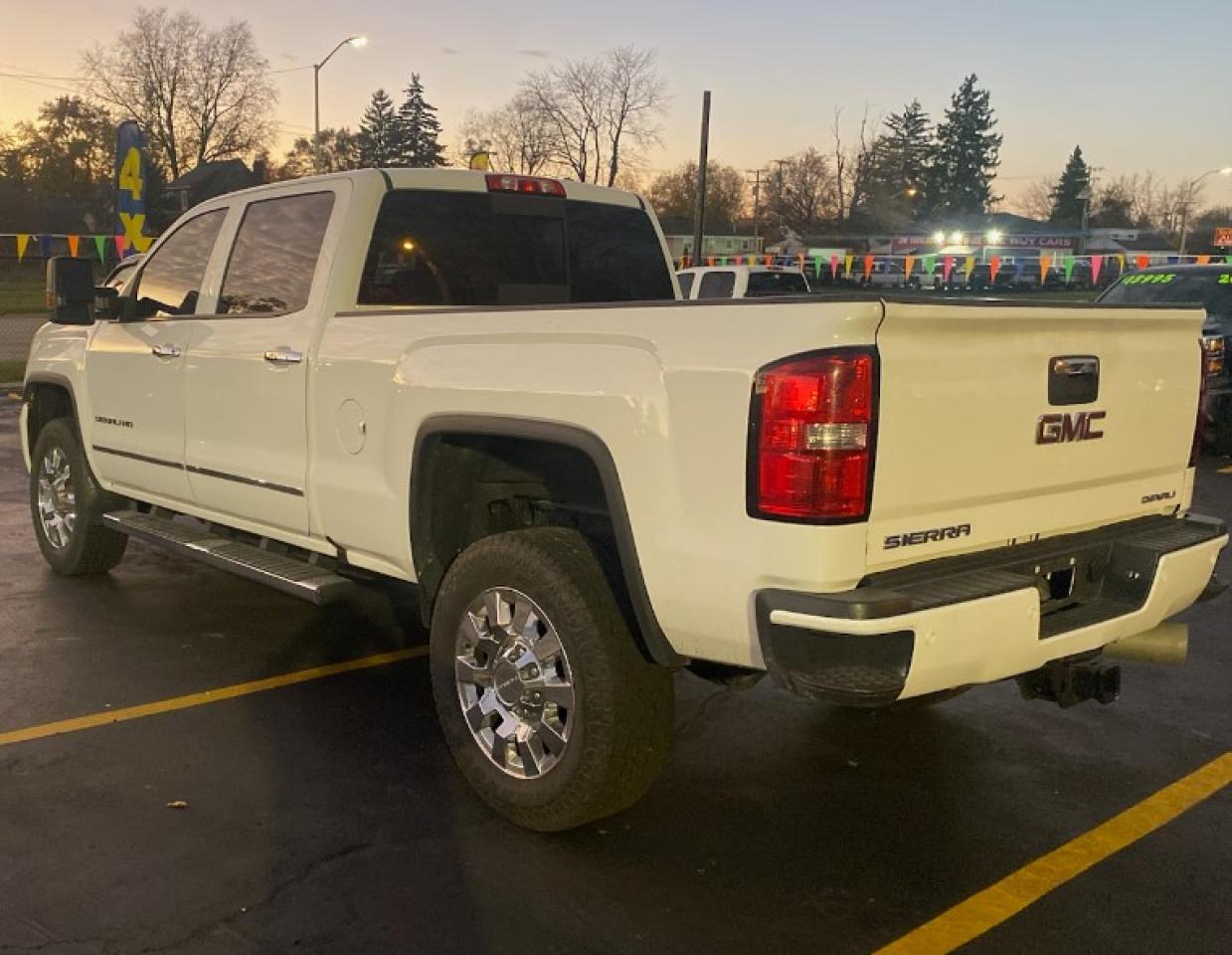 2019 GMC Sierra - Image 3