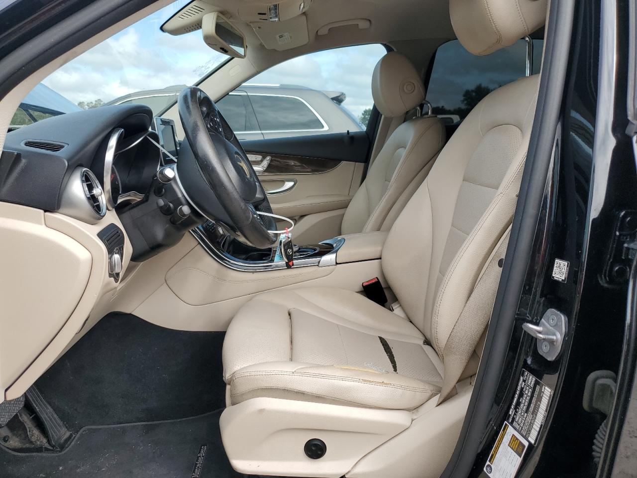 2017 Mercedes-Benz GLC - Image 7