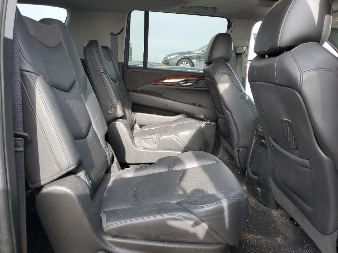 2016 Cadillac Escalade - Image 11