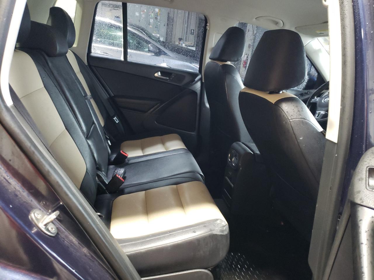 2016 Volkswagen Tiguan - Image 10