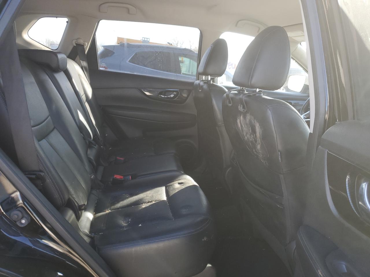 2018 Nissan Rogue - Image 12