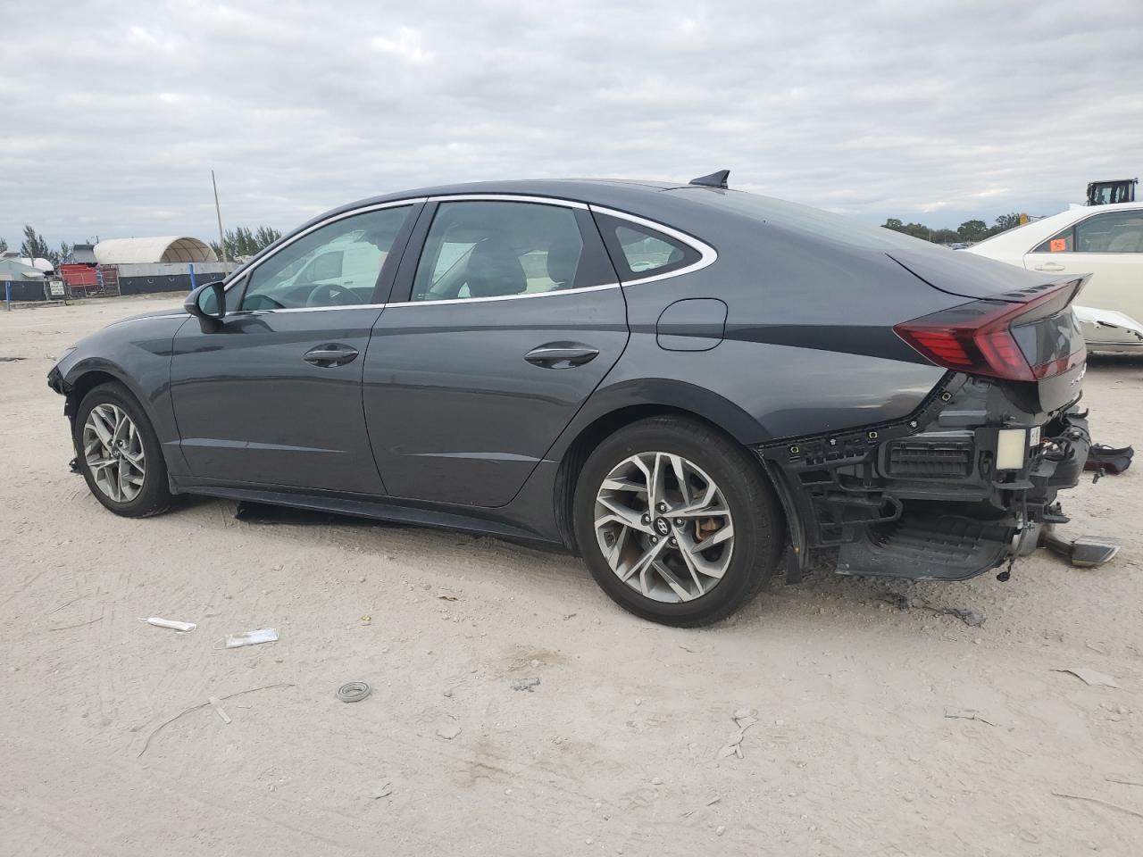2022 Hyundai Sonata - Image 2