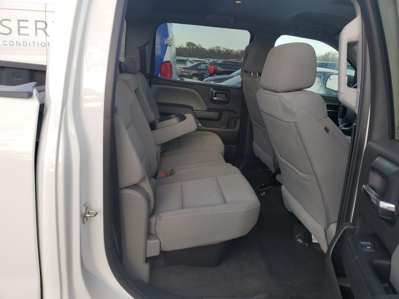 2018 Chevrolet Silverado - Image 10