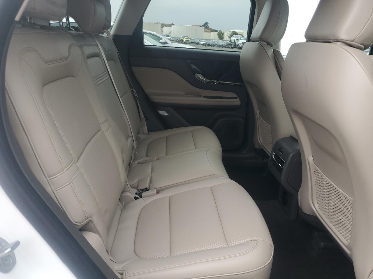 2022 Lincoln Corsair - Image 10