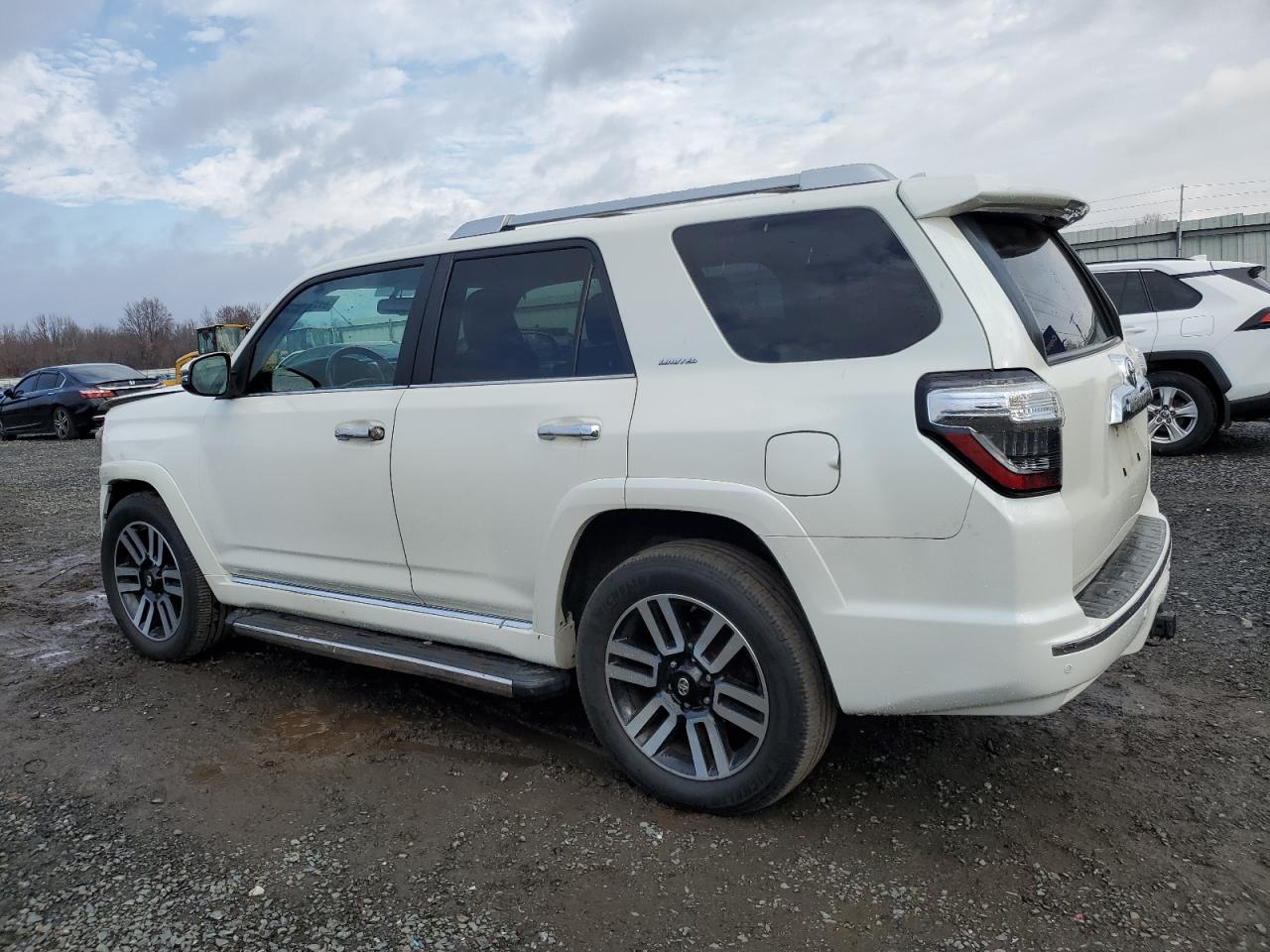 VIN JTEBU5JRXE5184943 2014 TOYOTA 4RUNNER no.2