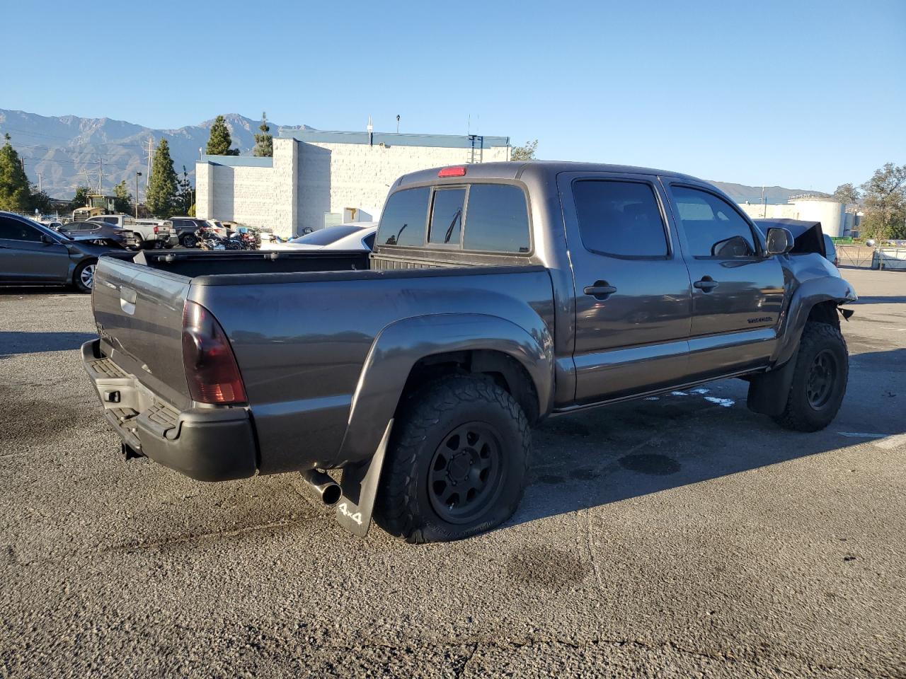 2013 Toyota Tacoma - Image 3