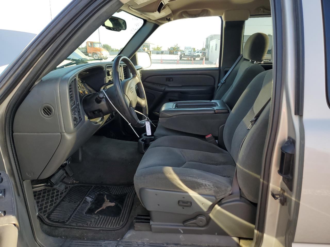 2004 Chevrolet Silverado C1500 VIN: 2GCEC19T841185103 Lot: 79290174