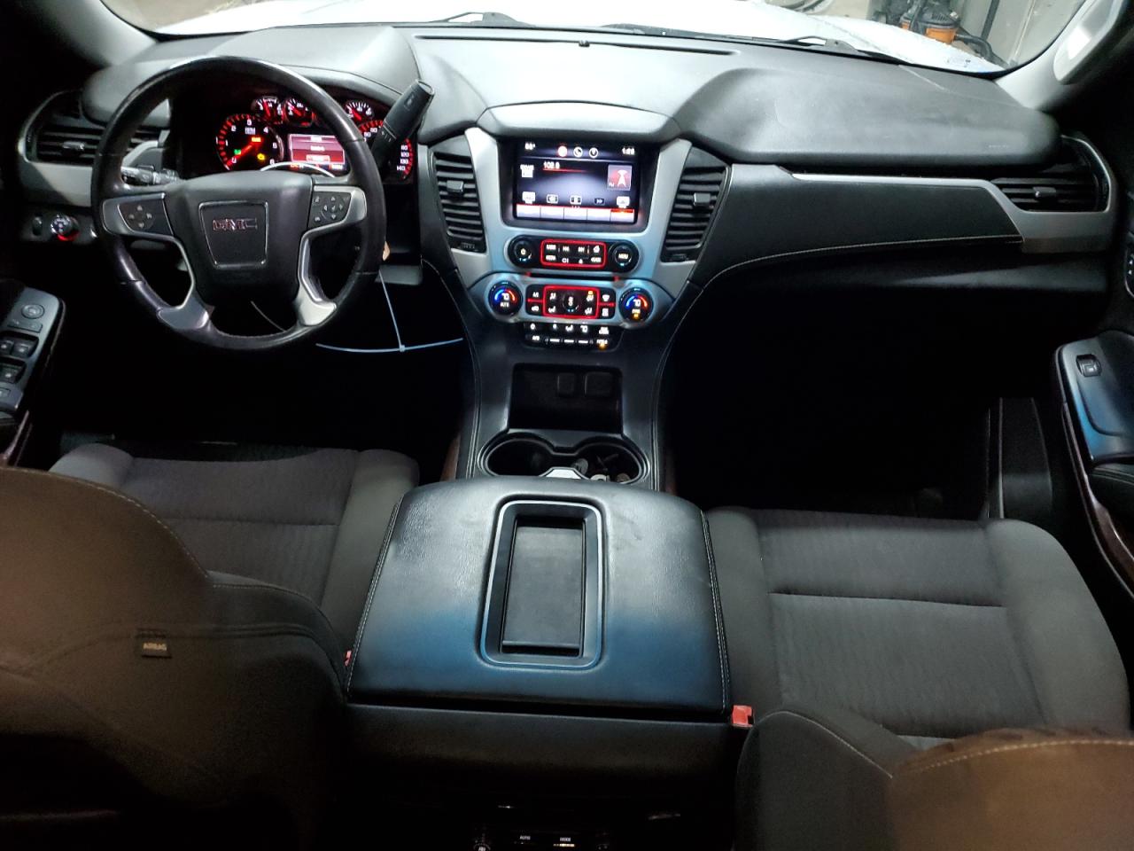2015 GMC Yukon - Image 8