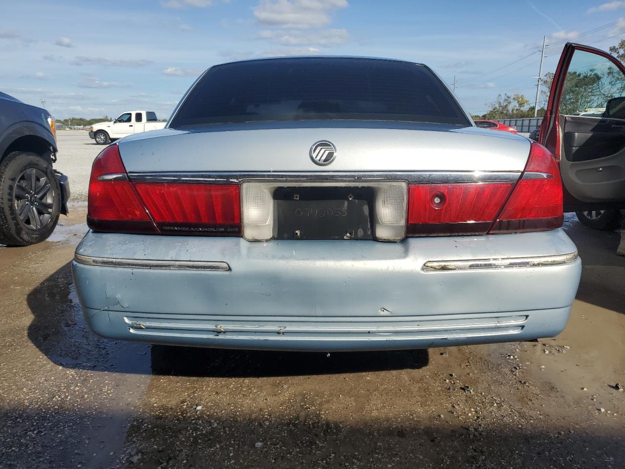 2000 Mercury Grand Marquis Gs VIN: 2MEFM74WXYX608612 Lot: 80120404