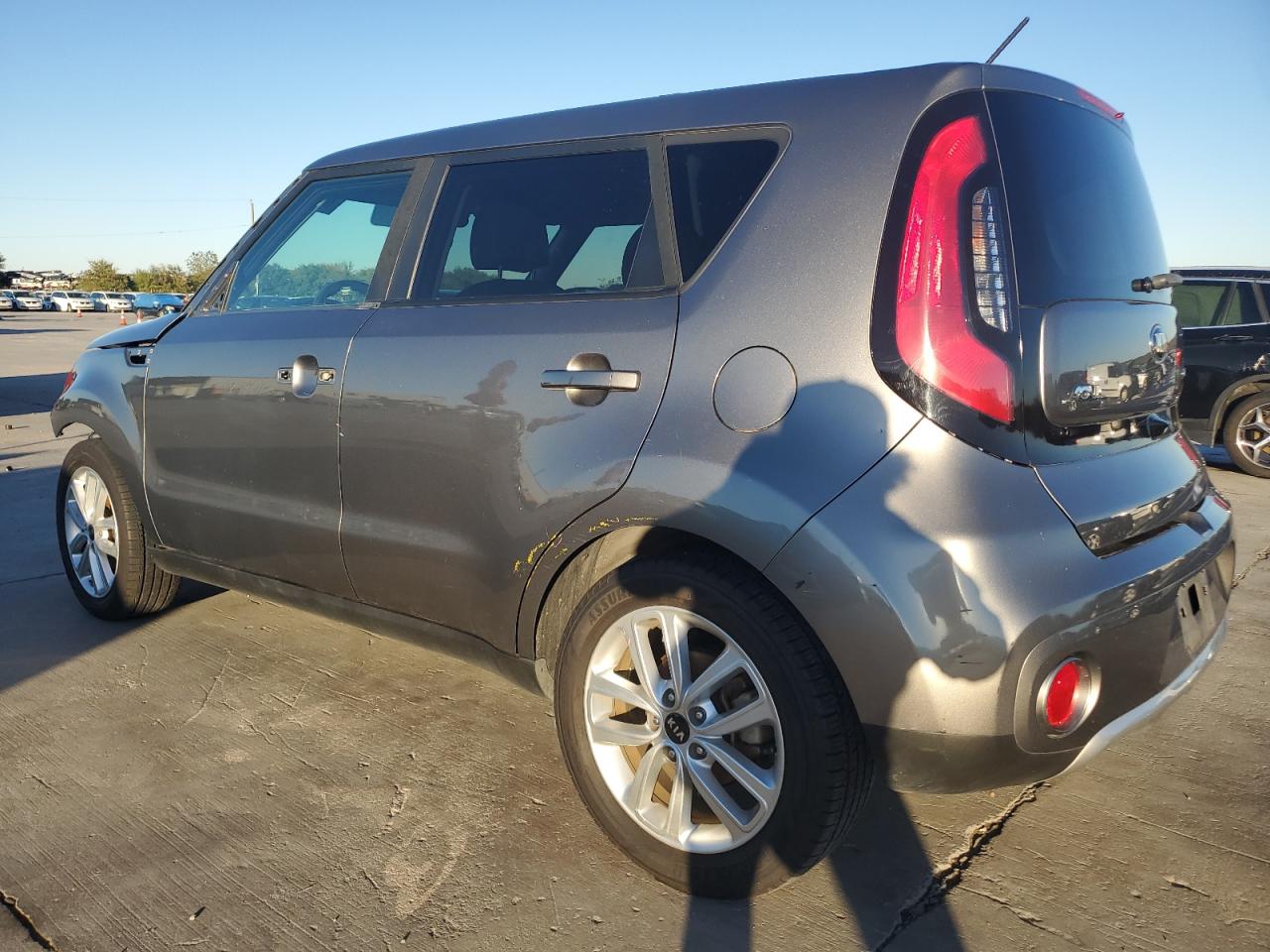 VIN KNDJP3A53H7499780 2017 KIA SOUL no.2