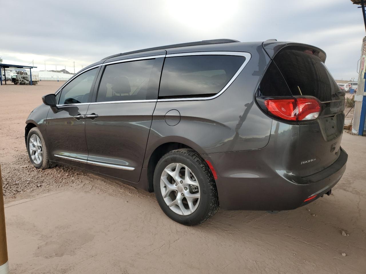 2017 Chrysler Pacifica - Image 2