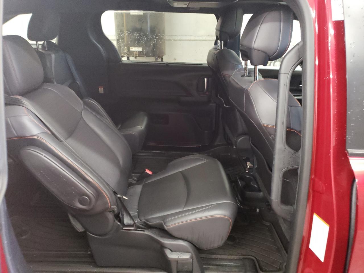 2021 Toyota Sienna - Image 11