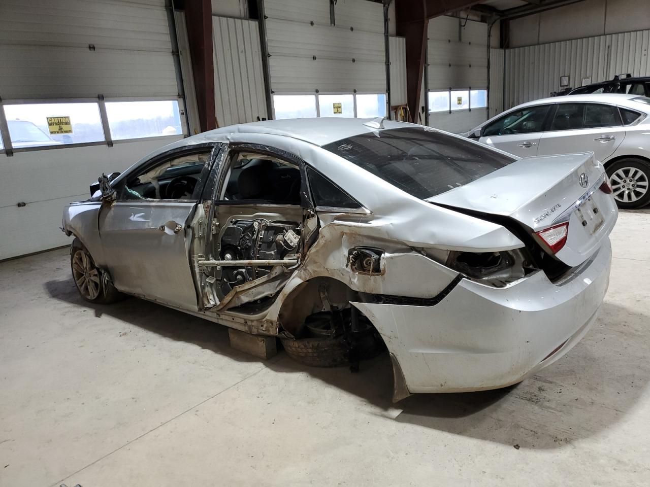 2011 Hyundai Sonata - Image 2