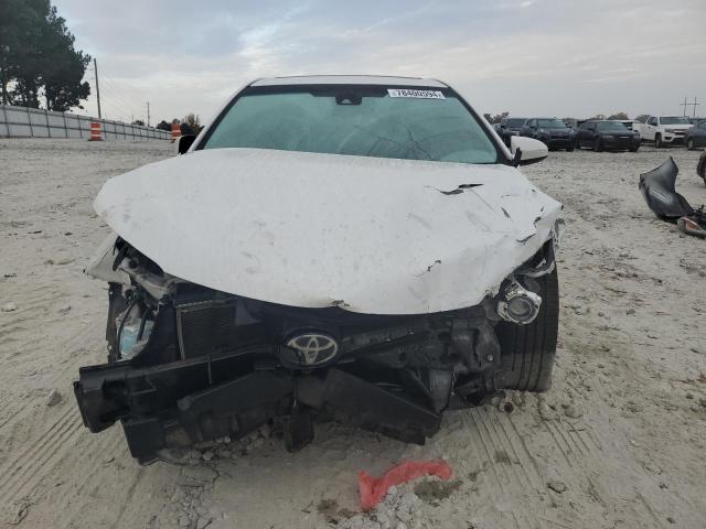  TOYOTA CAMRY 2015 Белы
