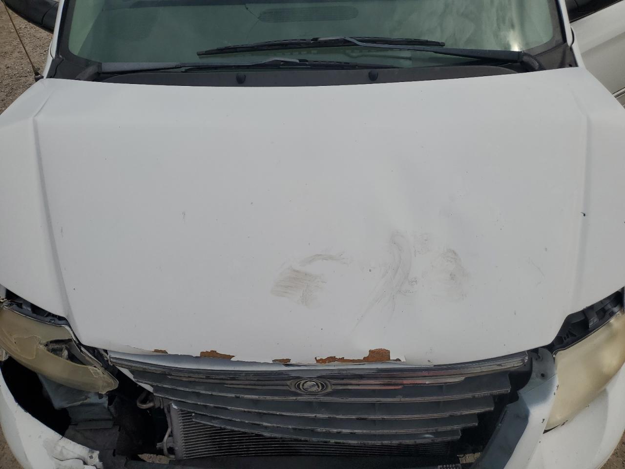 2006 Chrysler Town & Country - Image 12