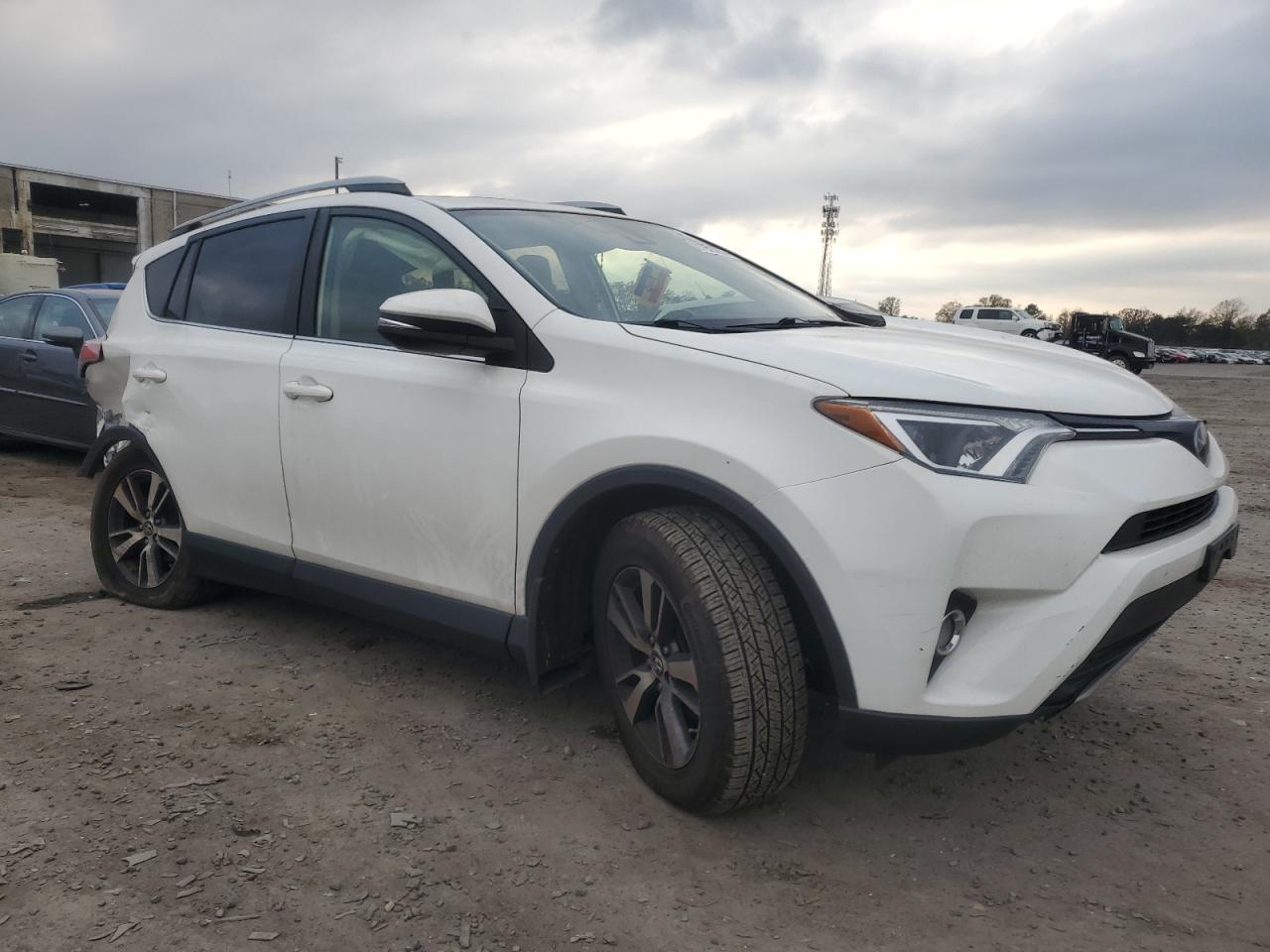 2018 Toyota RAV 4 - Image 4
