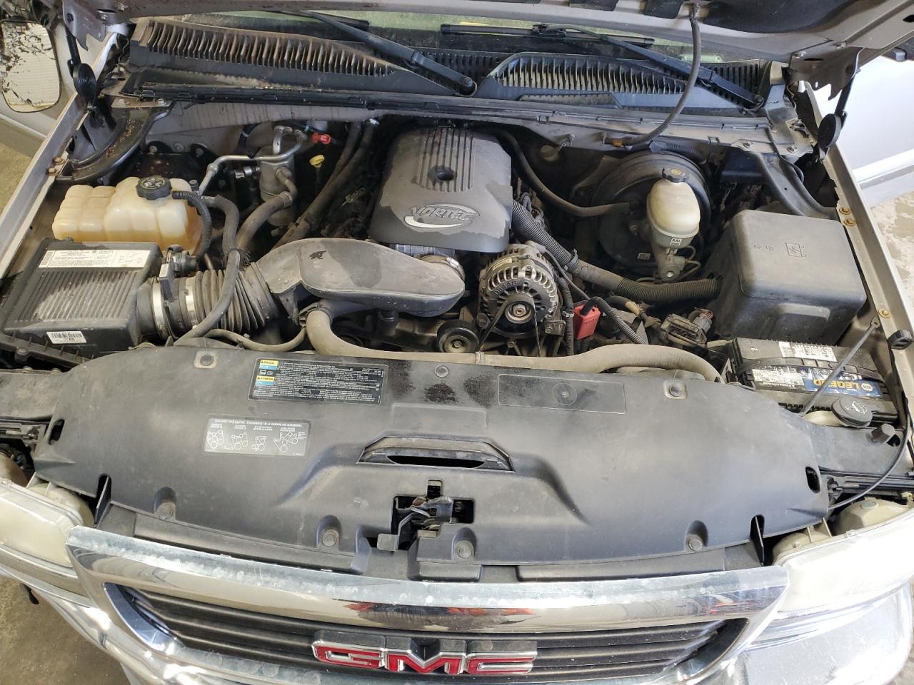 2005 GMC Sierra - Image 12
