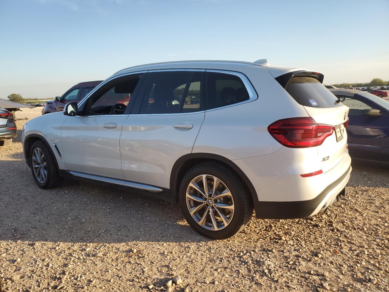 VIN 5UXTR7C50KLR46862 2019 BMW X3 no.2