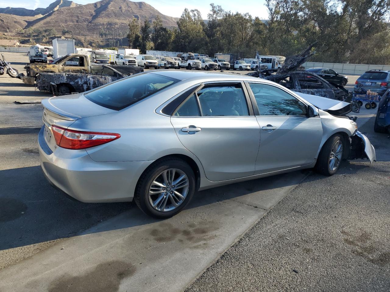 VIN 4T1BF1FK6FU022748 2015 TOYOTA CAMRY no.3