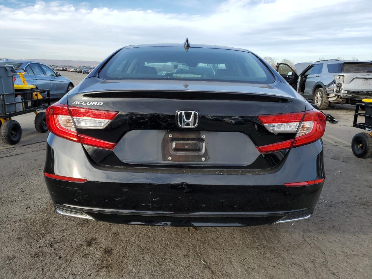 2022 Honda Accord Lx VIN: 1HGCV1F17NA010113 Lot: 80630394