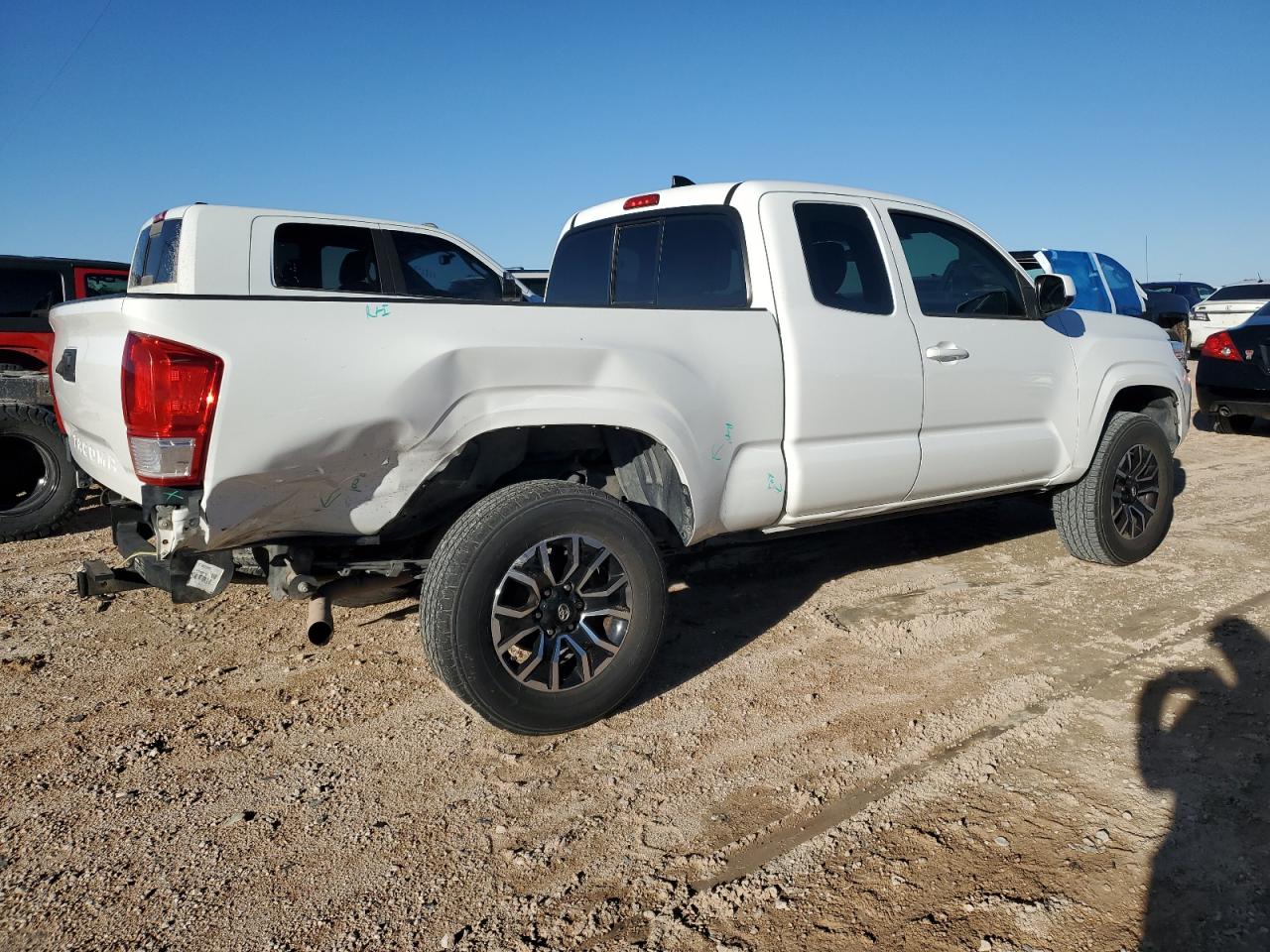 2017 Toyota Tacoma Access Cab VIN: 5TFRX5GN6HX081882 Lot: 81132084