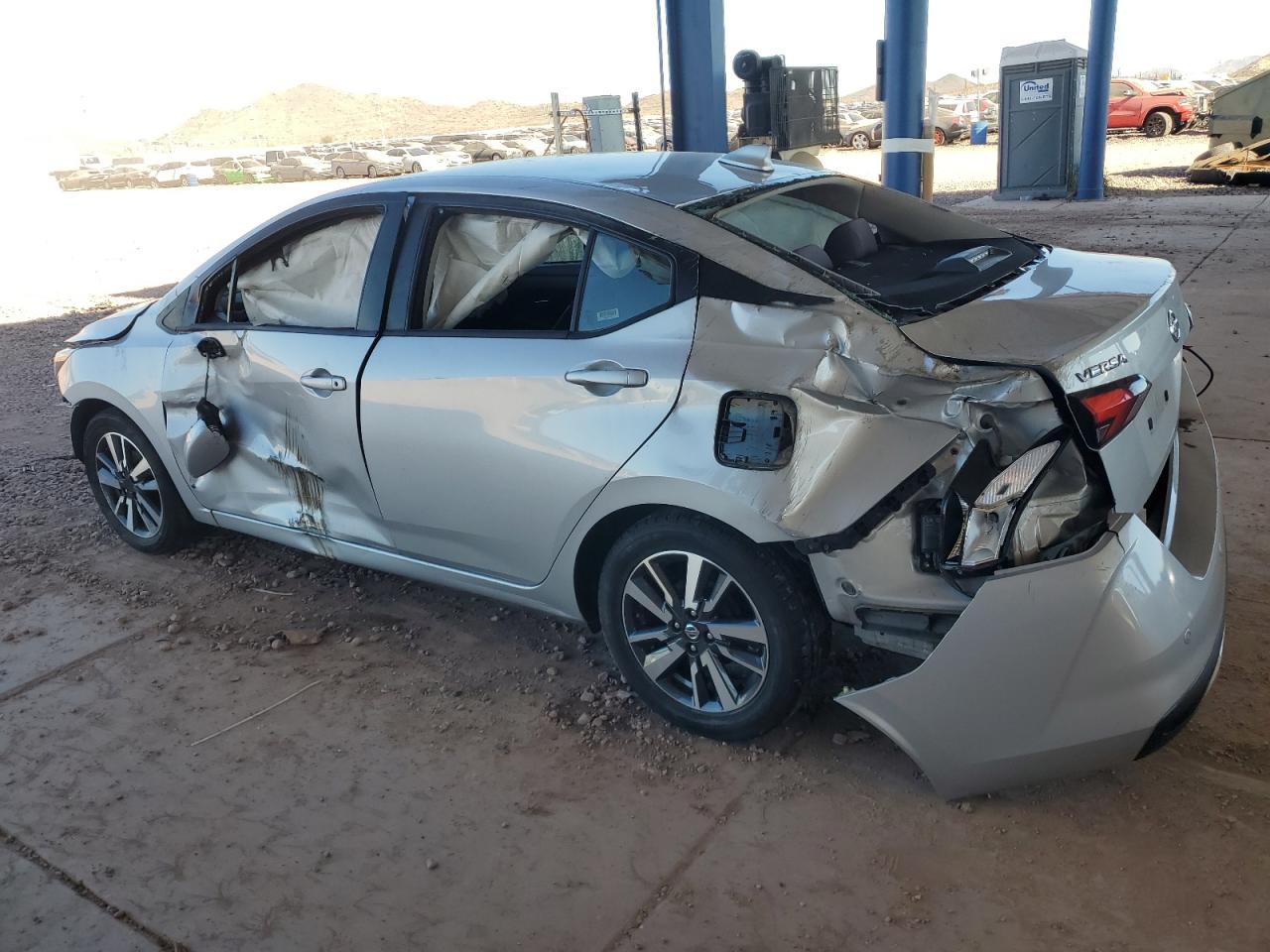 2021 Nissan Versa - Image 2