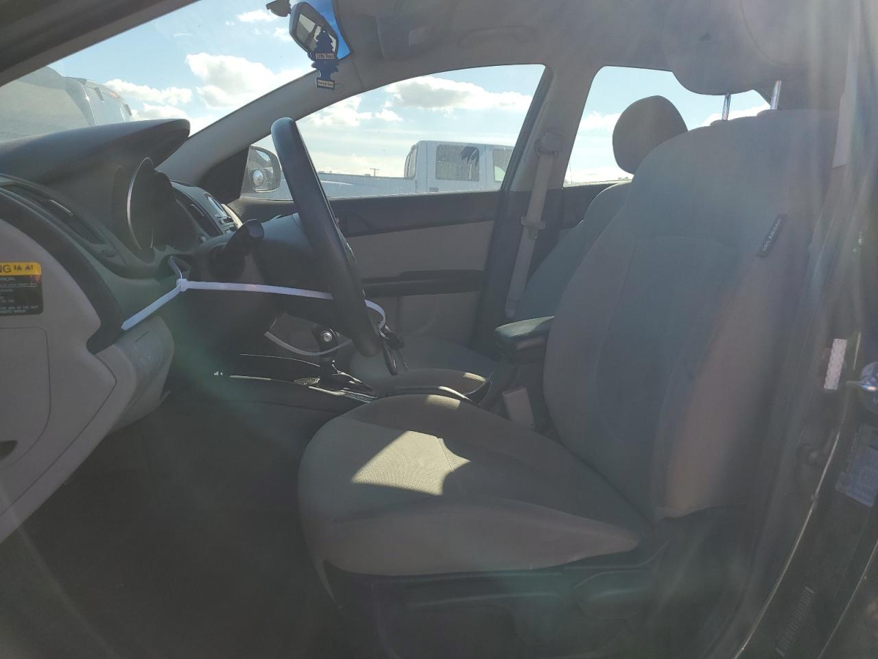 2012 Kia Forte - Image 7