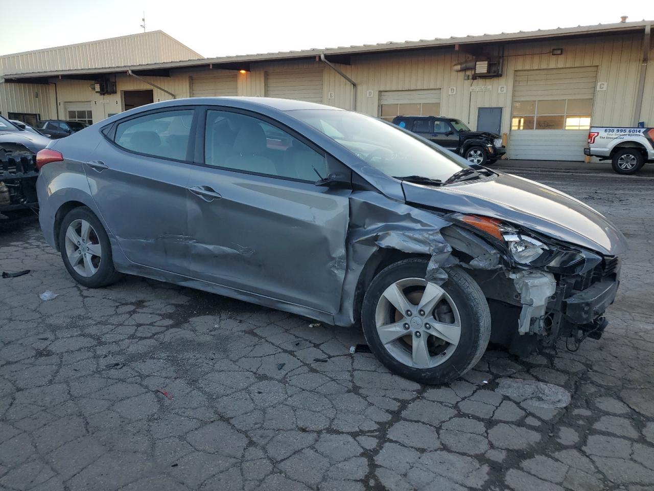 2013 Hyundai Elantra - Image 4
