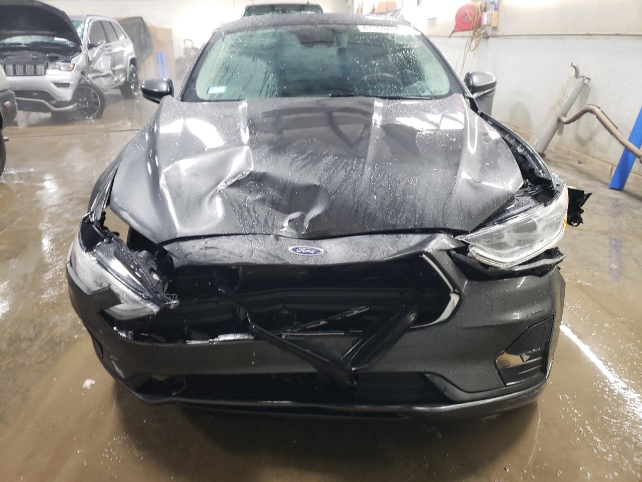 2019 Ford Fusion - Image 5