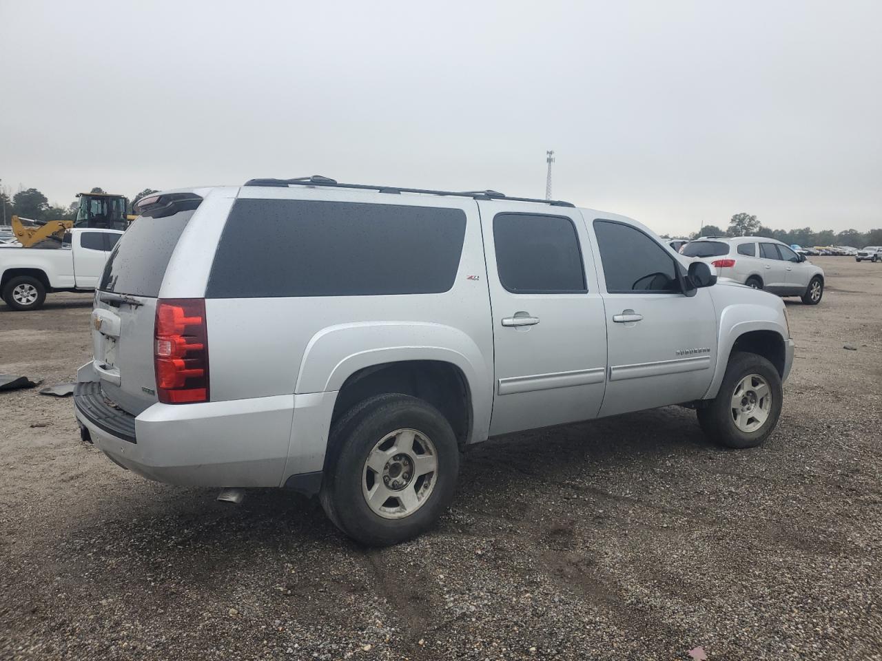 2012 Chevrolet Suburban - Image 3