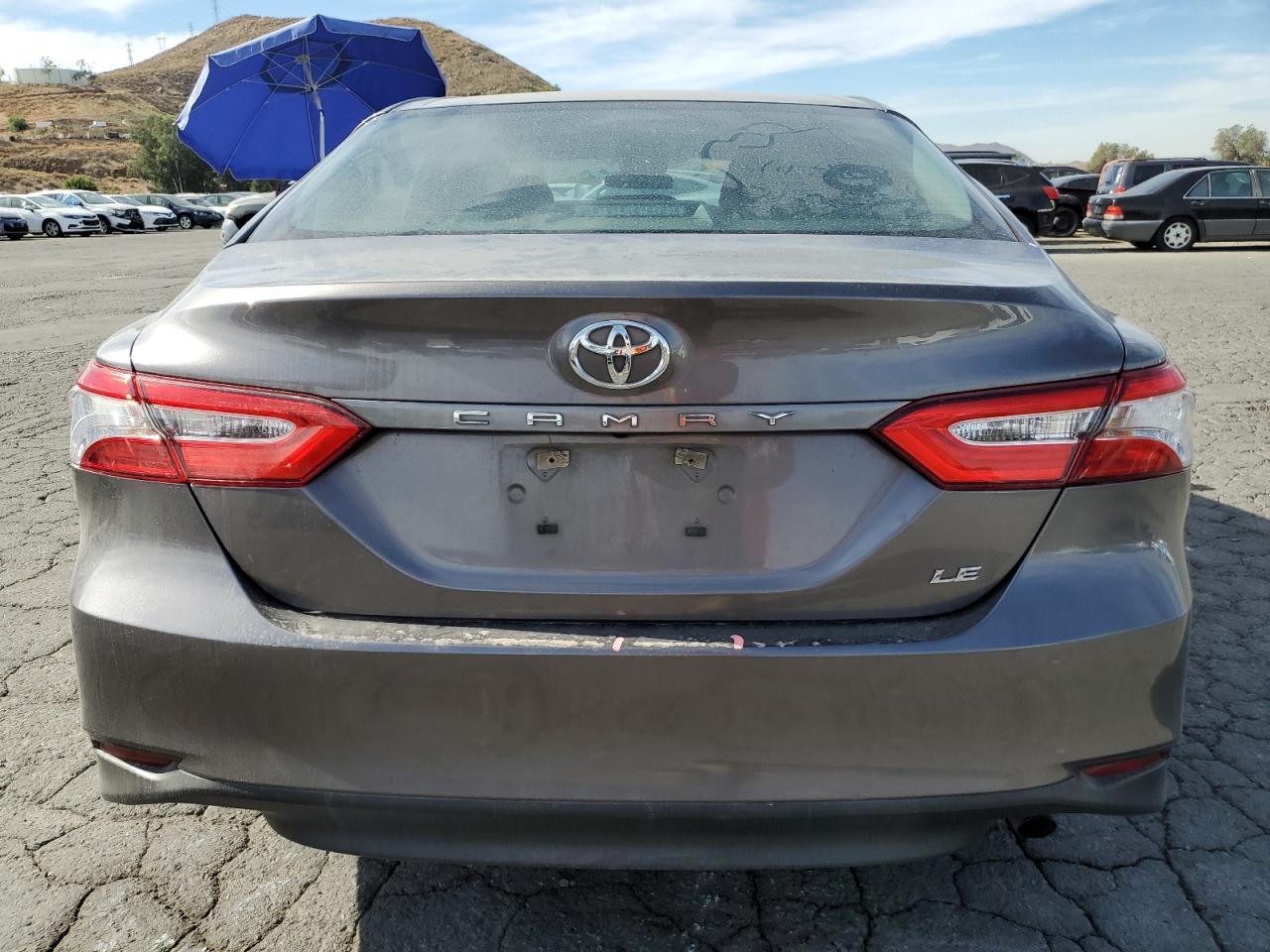 VIN 4T1B11HK0JU518861 2018 TOYOTA CAMRY no.6