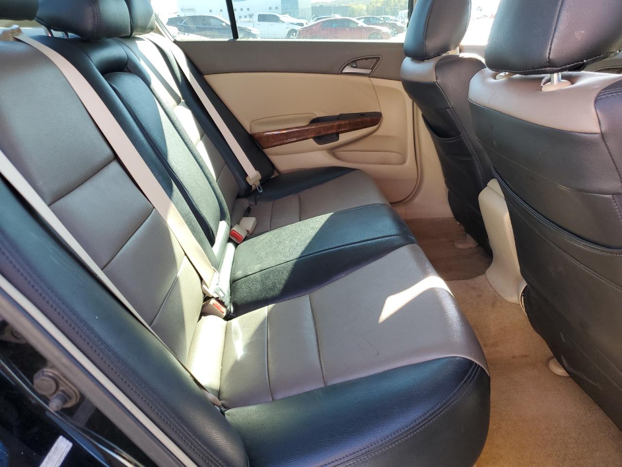 2009 Honda Accord - Image 11